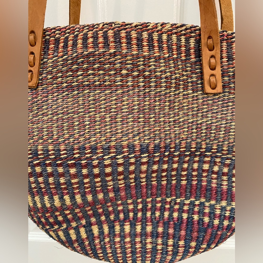 Handwoven Vintage Multi-Color African Sisal Market Tote w Tan Shoulder Straps - Picture 2 of 10